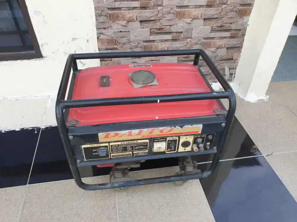 Genset daito Japan 2800 Watt murah saja