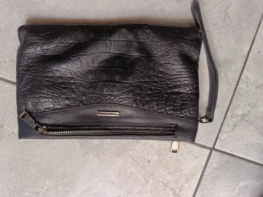 Handbag Clutch Kulit Valentino Franchini kondisi masih bagus