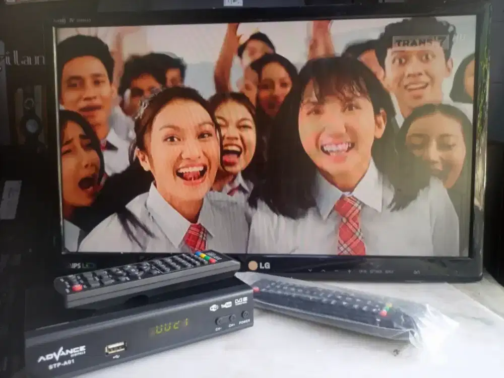 Tv LED 22 inch Monitor LG  + STB digital Normal