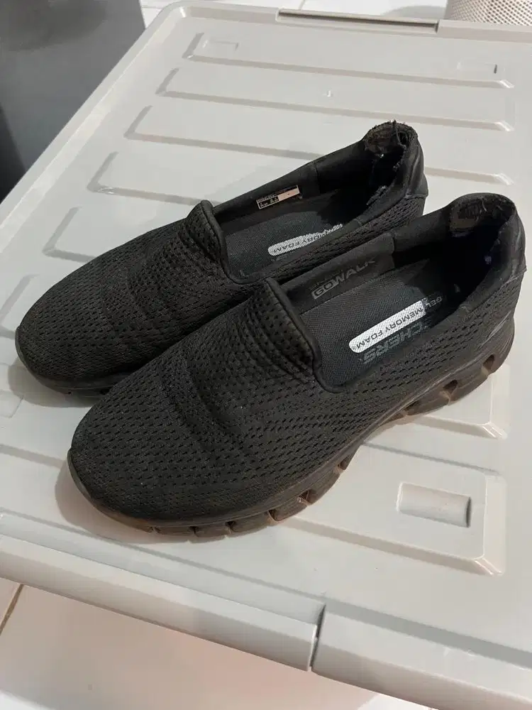 Sepatu Skechers Go Walk