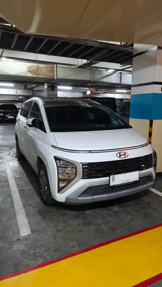 Hyundai Stargazer Prime 1.5 AT 2022 Captain Seat Dual Tone Harga CASH