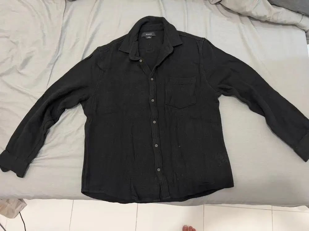 Kemeja Hitam Cotton On