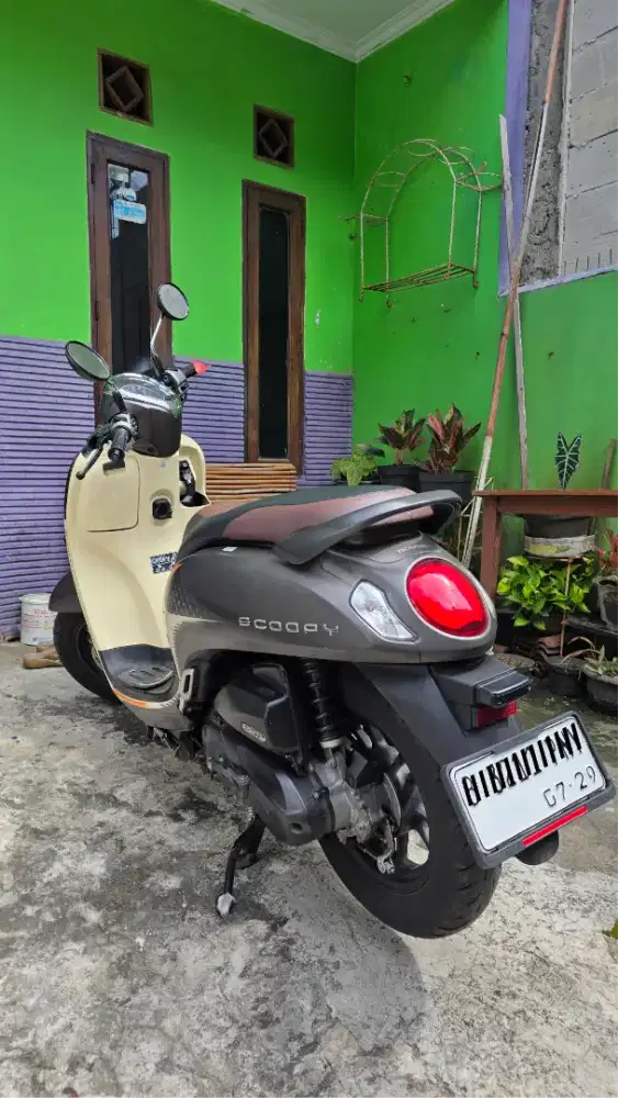 DIJUAL HONDA SCOOPY 2024 – WARNA BROWN