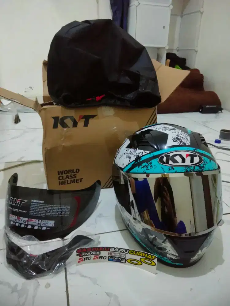 Helm KYT R10 Full Face Ukuran M