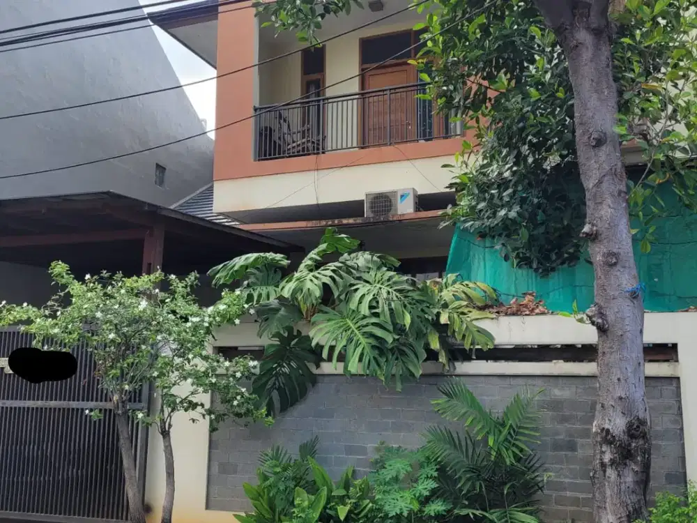 Dijual Rumah  Cantik di Jakarta Pusat Semi Furnish Harga Nego
