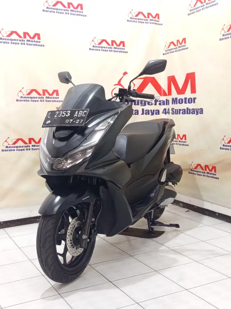 Km 7 Ribu Honda PCX 160 CBS Tahun 2022 hitam