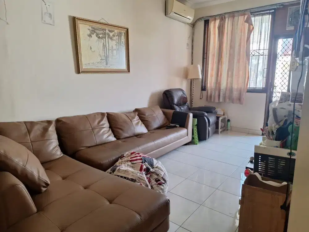 DIJUAL RUMAH 3 LANTAI DALAM KOMPLEKS DI KELAPA GADING JAKARTA UTARA