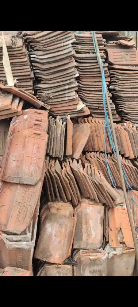 Genteng bekas jatiwangin dan press..