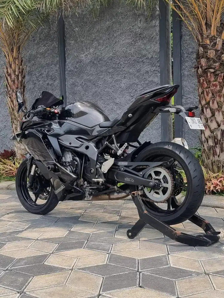 Kawasaki ZX 25R thn 2022 TFT 4 Cylinder Modif Odo 9rb Koko Motor