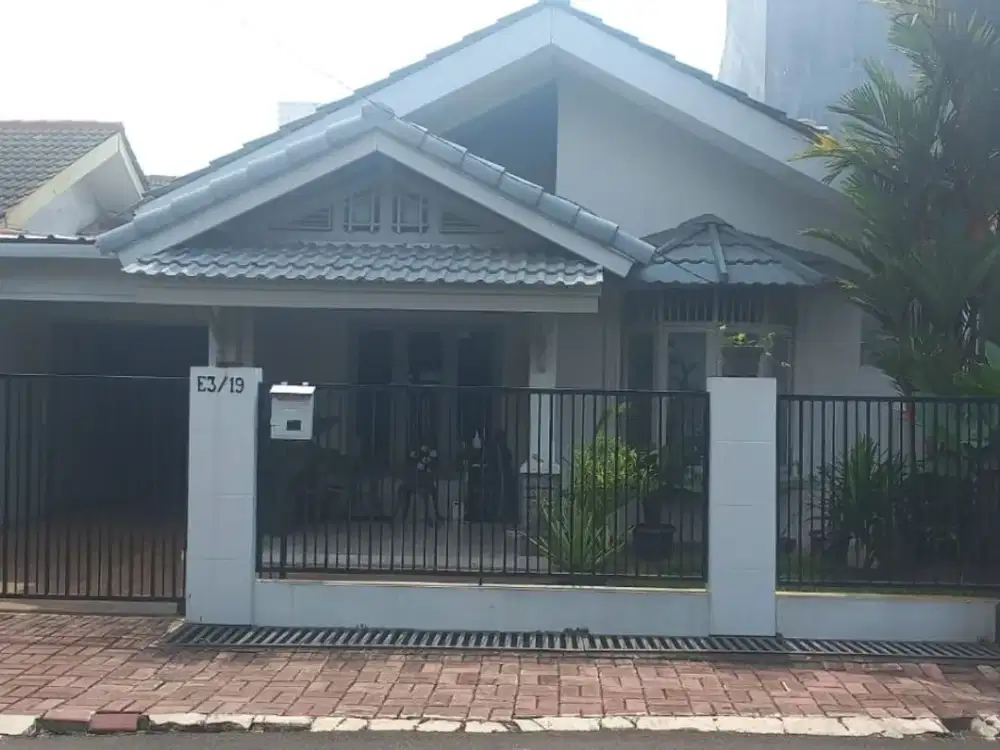 Rumah Siap Huni Dalam Perumaham Dekat Stasiun Komuter Line - Sudimara