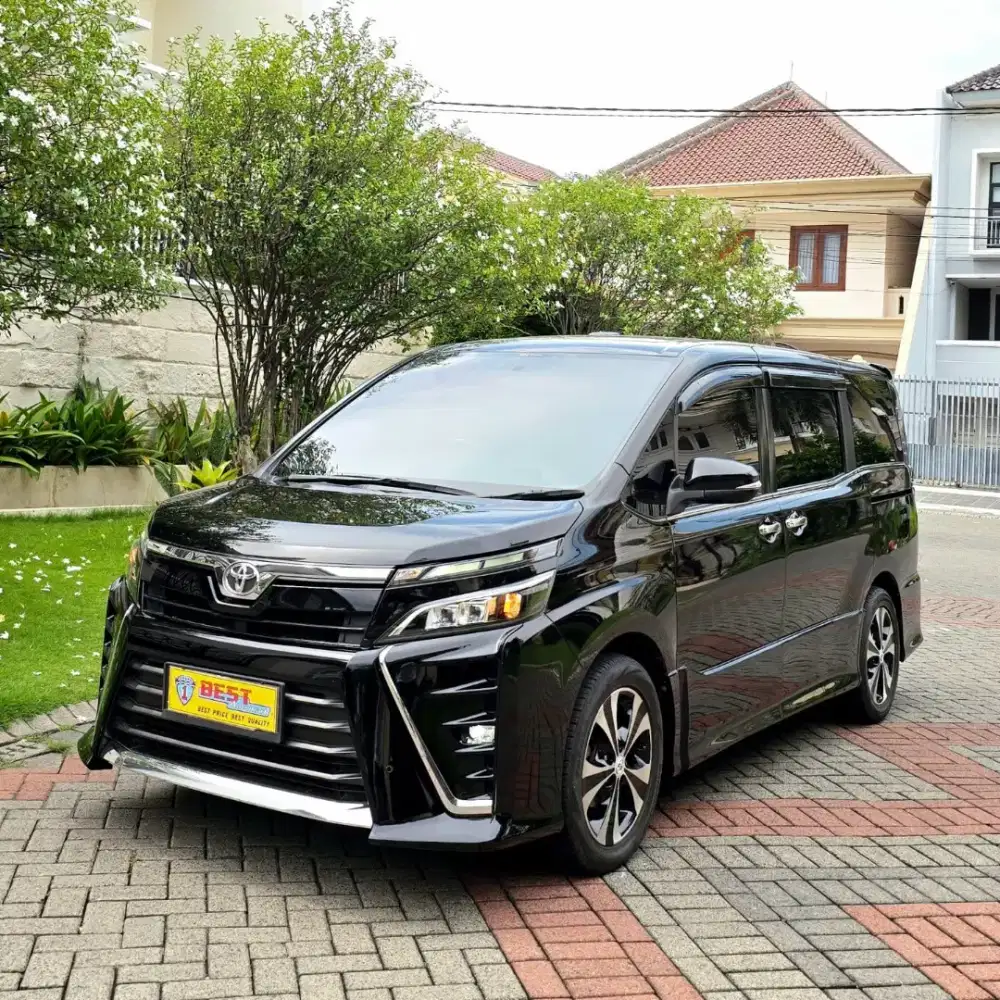 ( Km 52rb ) Toyota Voxy 2.0 AT 2020