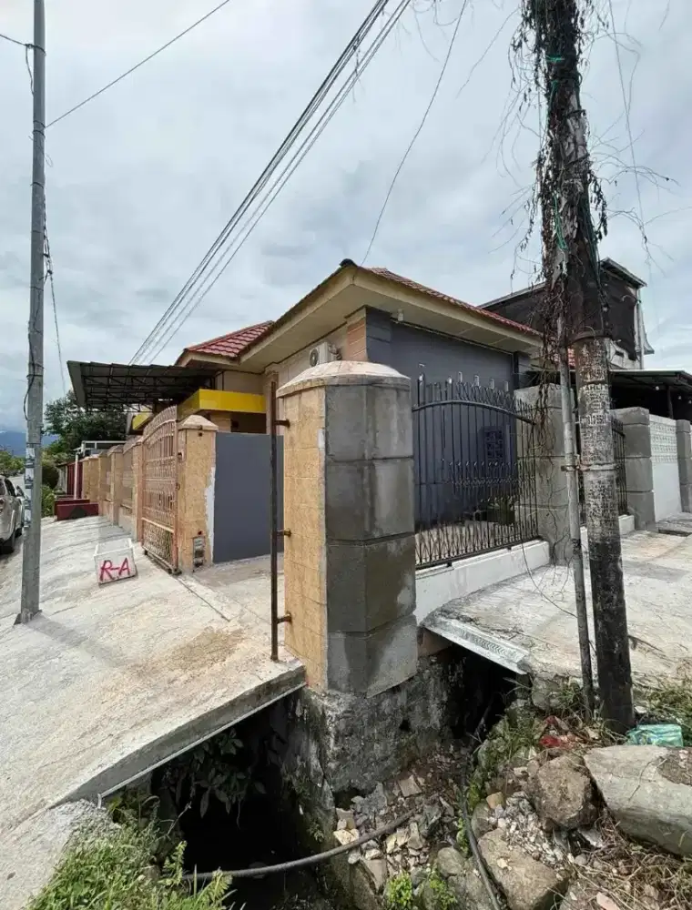 BANGUNAN USAHA DIKONTRAKKAN – SUPER STRATEGIS & SIAP DIPAKAI!