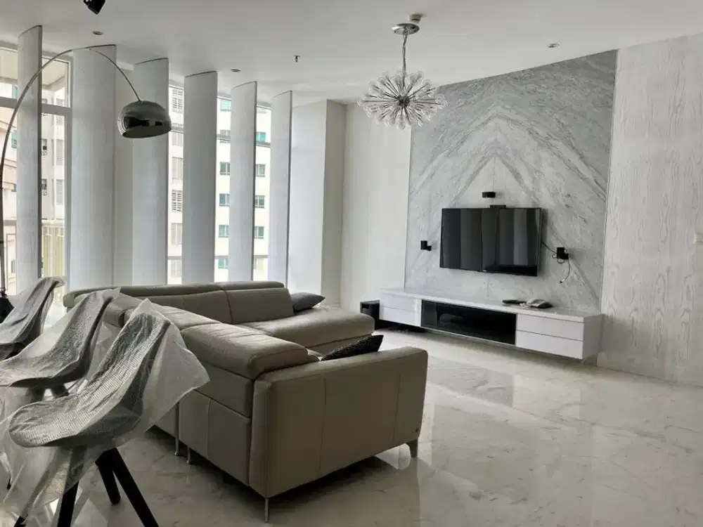 Disewa Apartemen Botanica Furnished 3BR Uk225m² at Jakarta Selatan