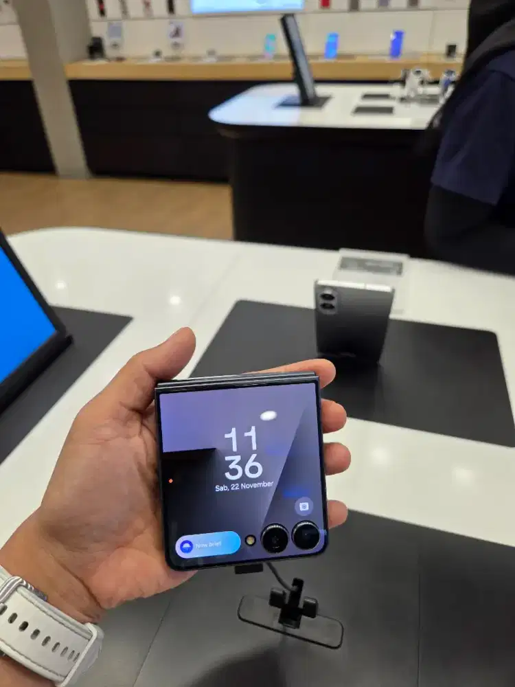 SAMSUNG GALAXY Z FLIP 7