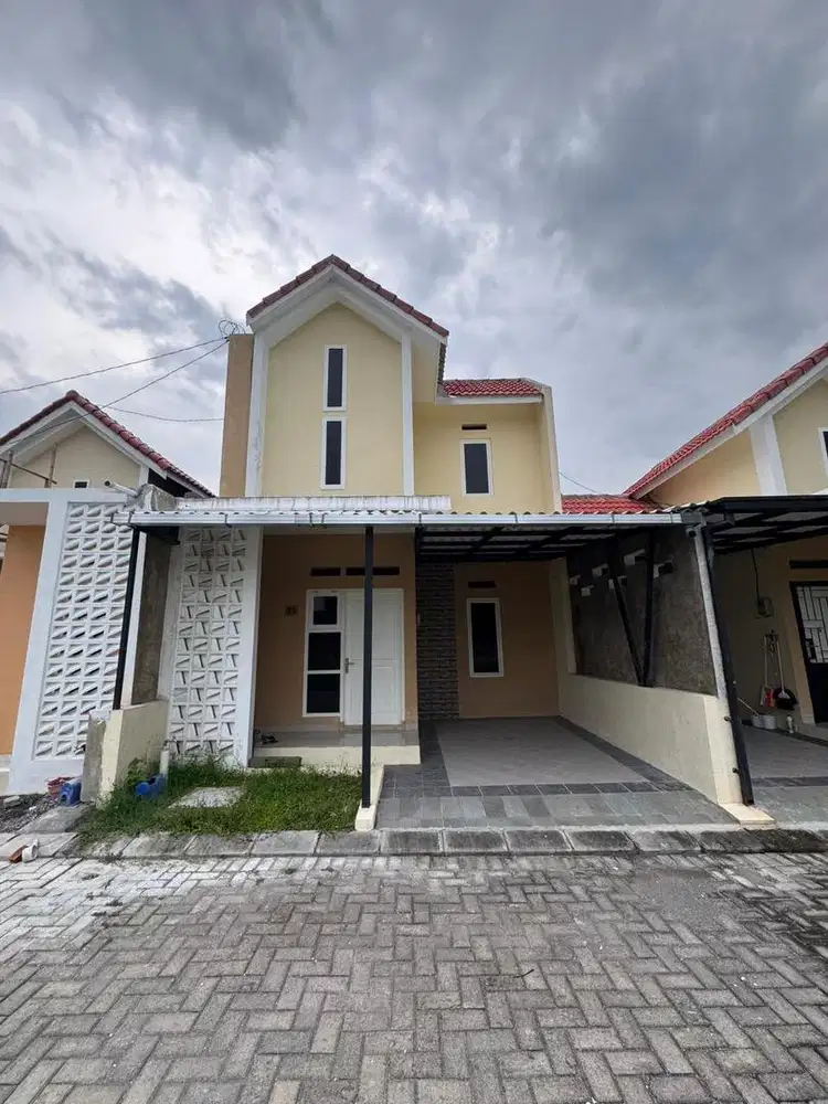 Disewakan Rumah 2 lantai 3KT Peni Regency 10 Mojosongo
