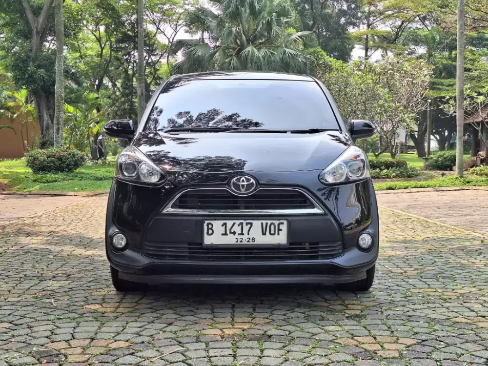 Toyota Sienta V 1.5 at 2018