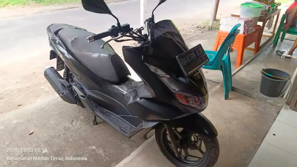 PCX 160 Warna HitaM Tahun 2021