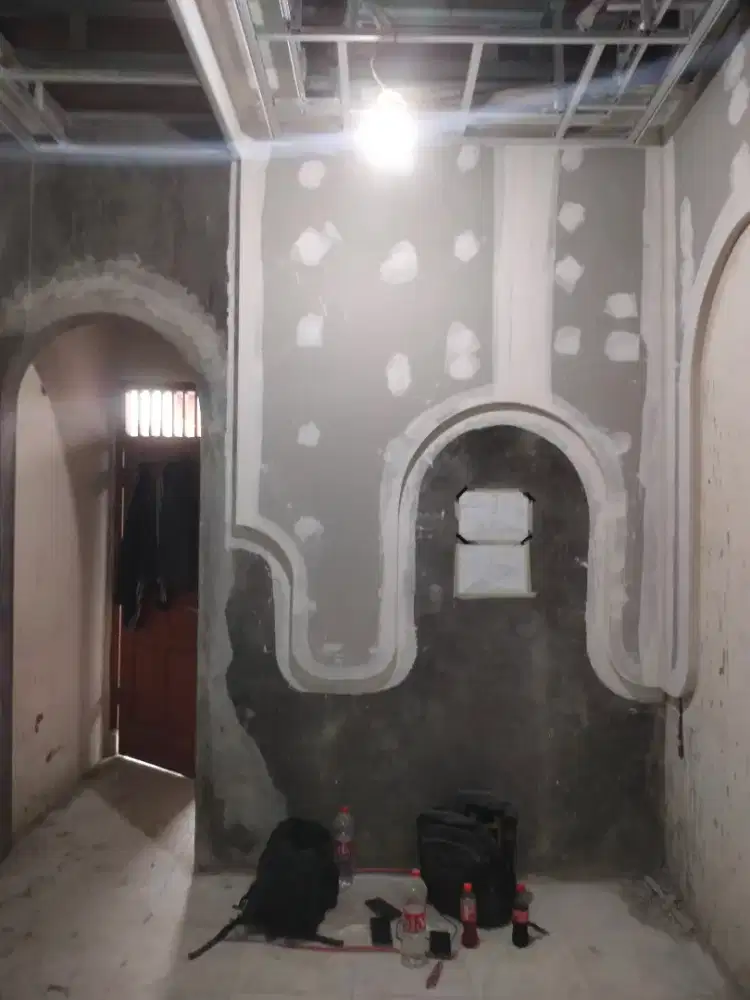 Dekorasi kantor spesialist gypsum murah pvc wpc partisi molding siap