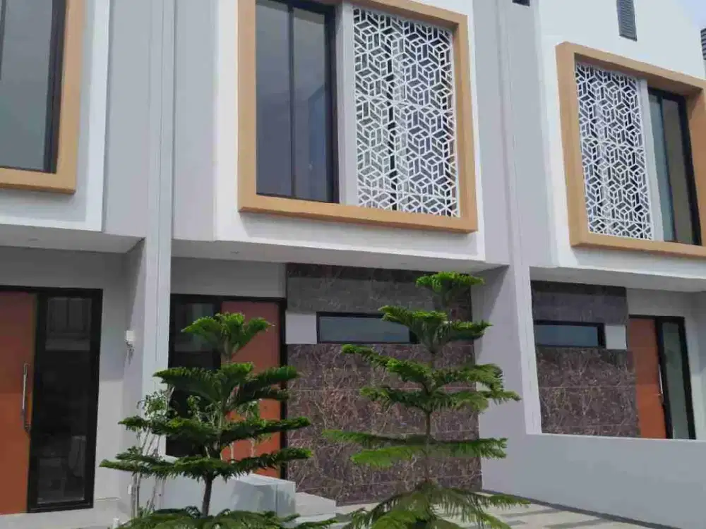 Rumah 2 lantai , ready stock ada