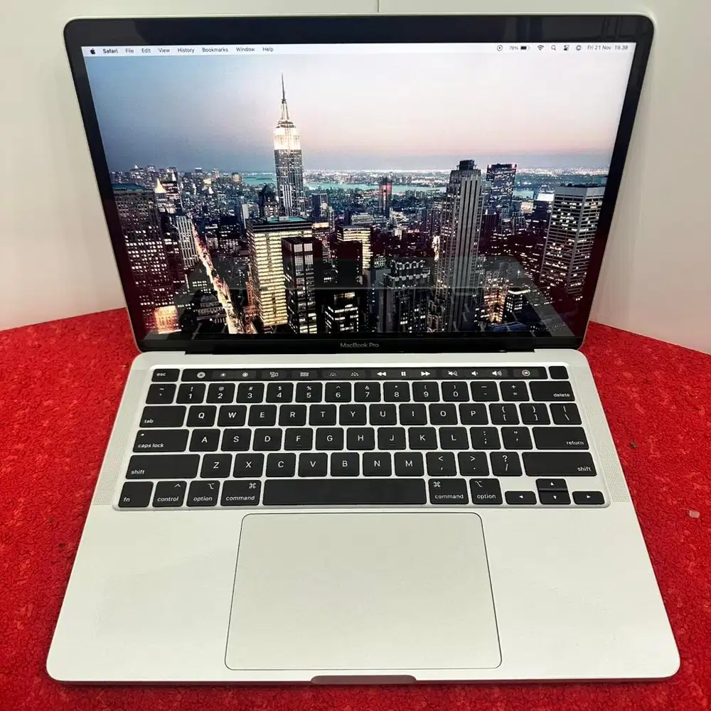 Macbook Pro 13 inch, 2020 CTO Four Thunderbolt 3 Ports