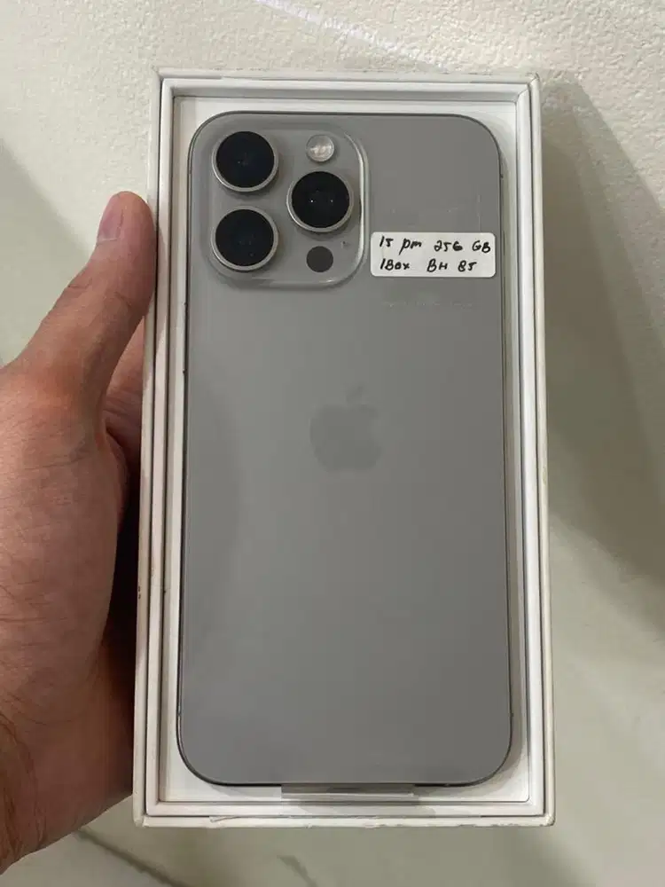 Iphone 15pro max 256 Natural