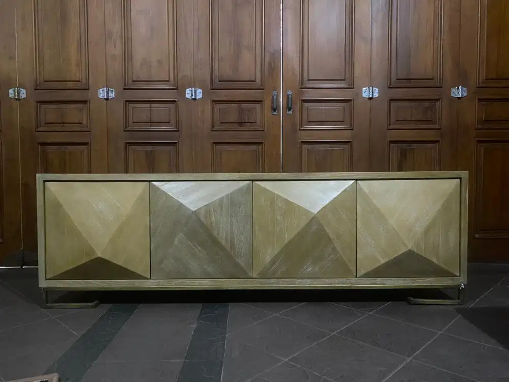 Dijual Cabinet TV, bekas model bagus..