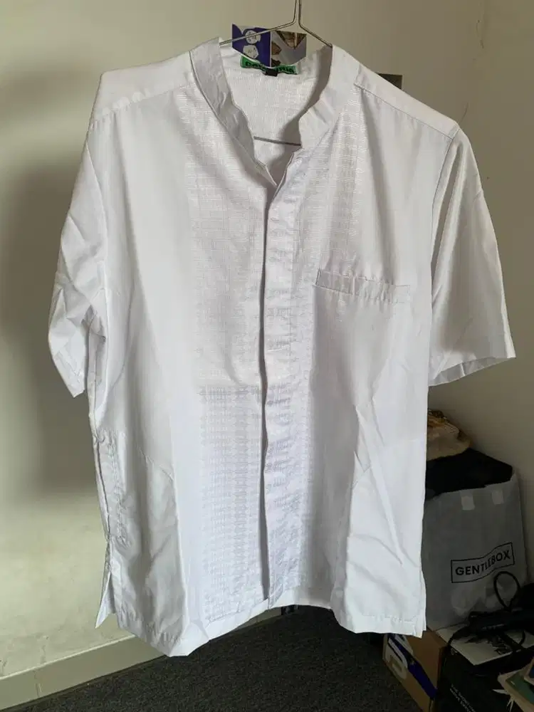 Jual Baju Koko Lengan Pendek Kondisi Masih Bagus Putih Bersih