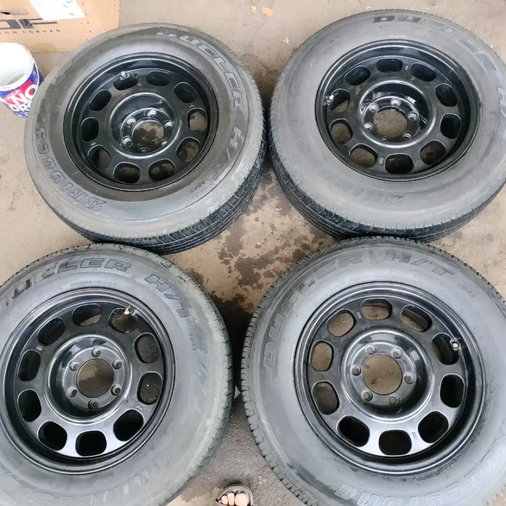 Velg ring 17 pcd 6x139,7 ban 265/65 R17 Fortuner pajero