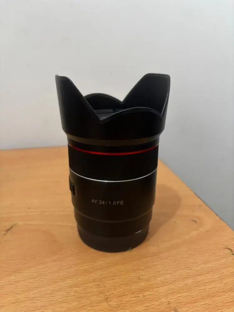 Lensa samyang 24 mm f 1.8 sony