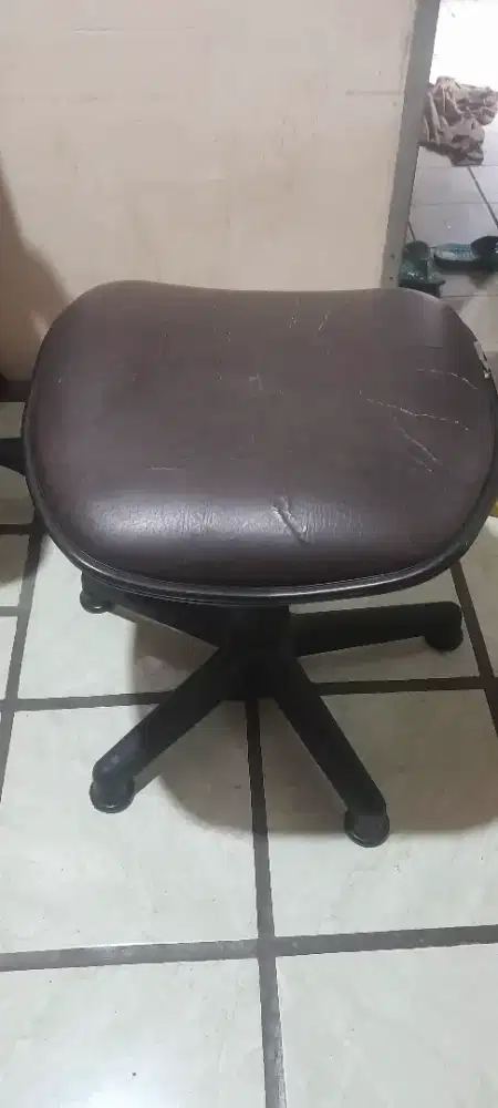 Kursi hidrolik bekas