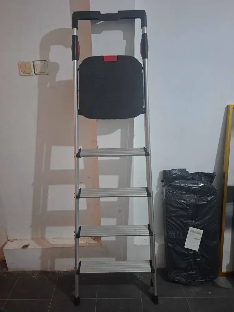 Jual Cepat Mau Pindahan - Tangga Aluminium Krisbow Type 5 Step