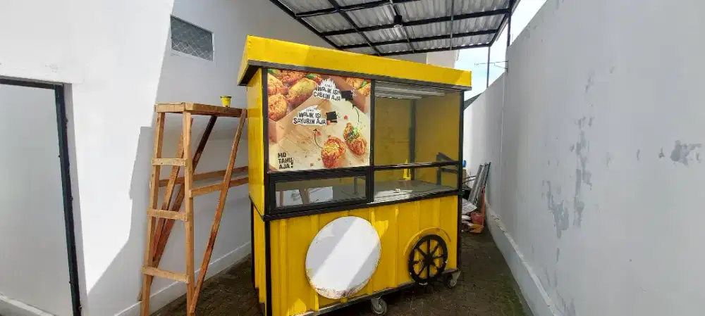 Gerobak jualan (martabak, roti bakar, nasgor, dll)