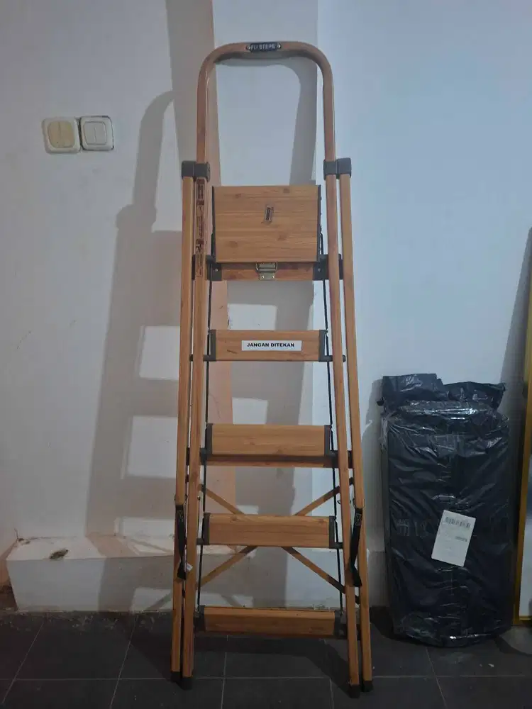 Jual Murah Tangga Lipat Aluminium Slim 5 Steps Motif Kayu Krisbow