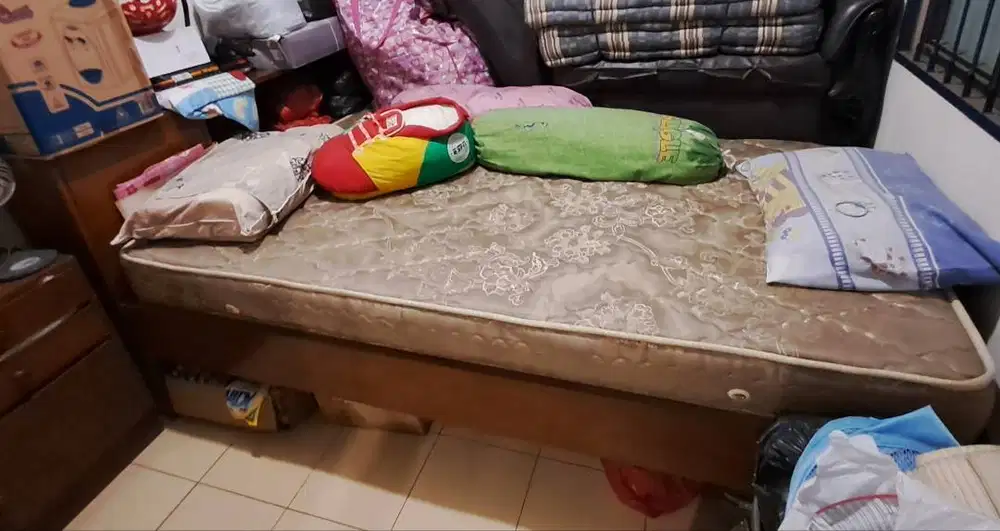 Ranjang Kayu Jati ukuran 180 X 200