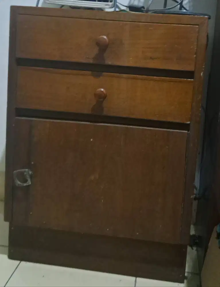 Lemari kecil kayu jati