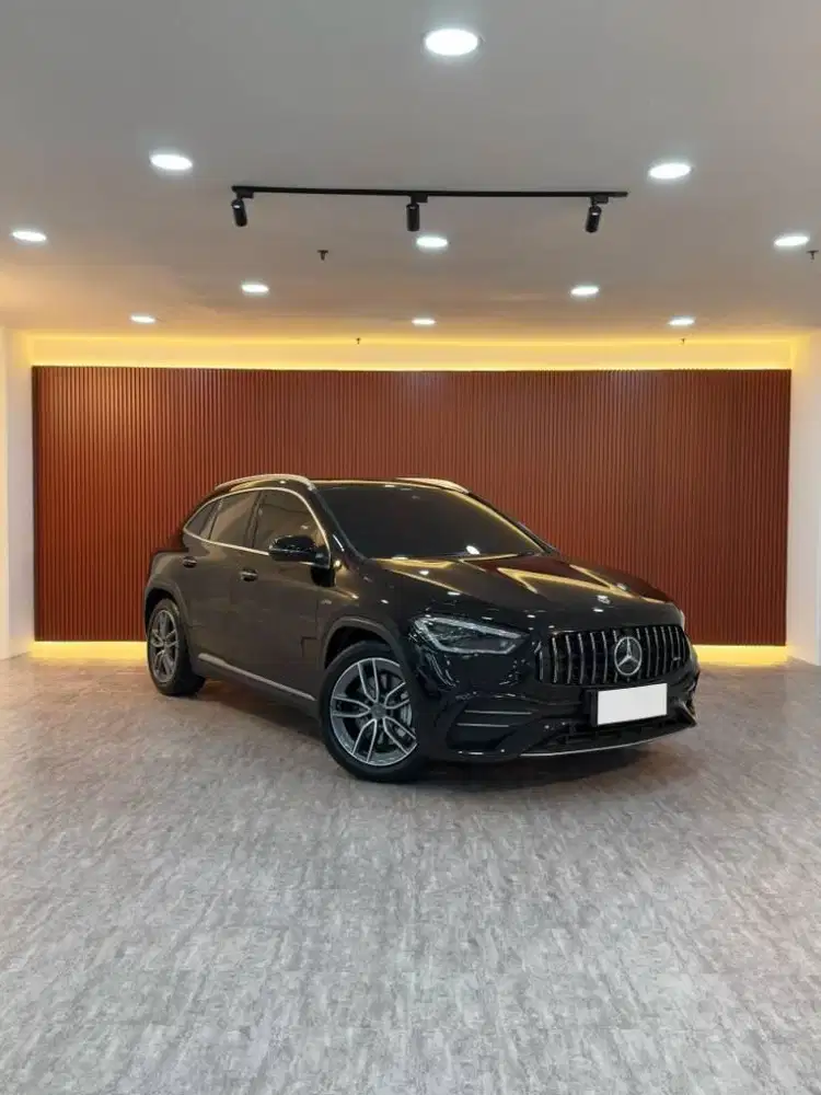 Mercedes Benz GLA 35 AMG 2.0 AT Tahun 2022