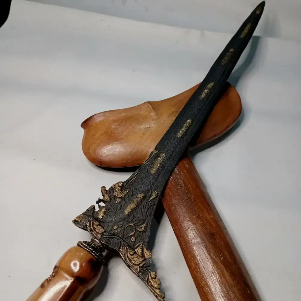 Keris Pusaka Utuh NogoTopo Kinatah Lurus langka warangka Gayaman jogja