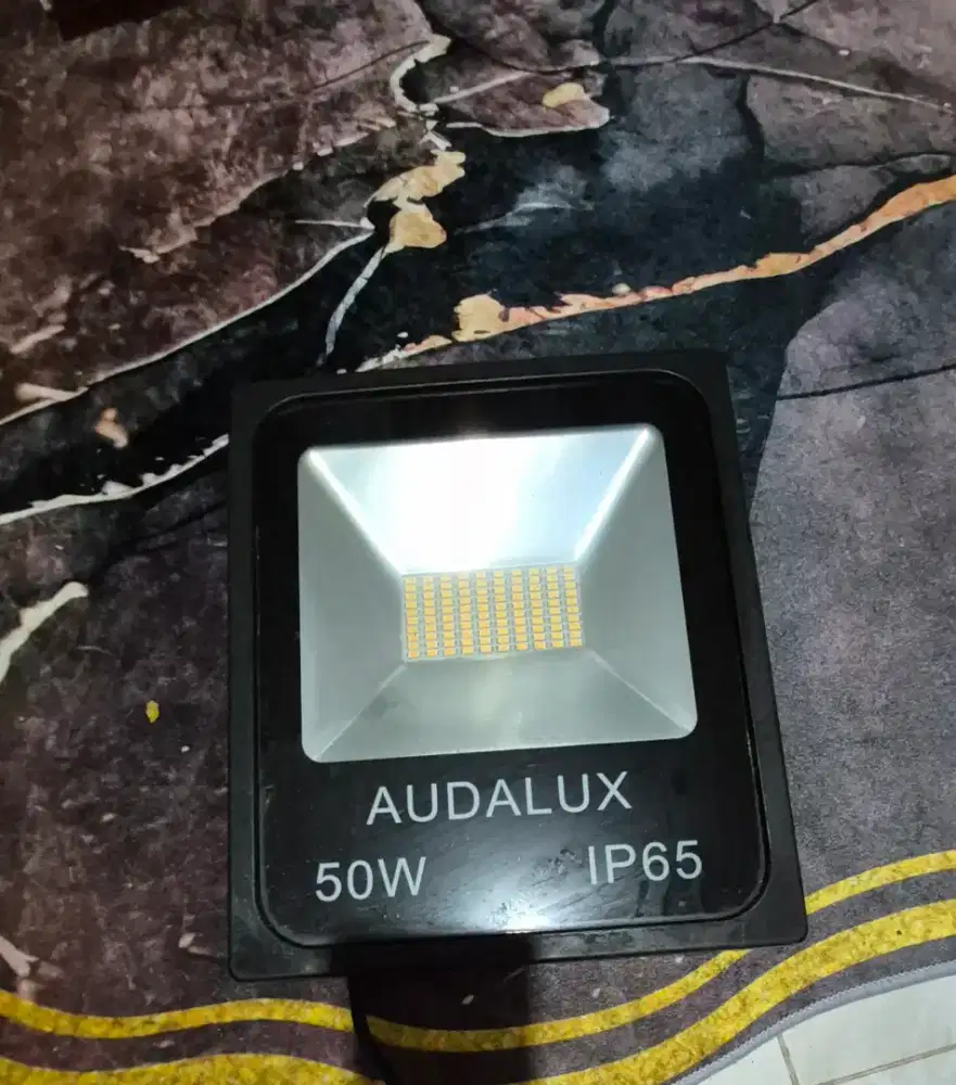 Lampu sorot Lampu Tembak Audalux 50 watt