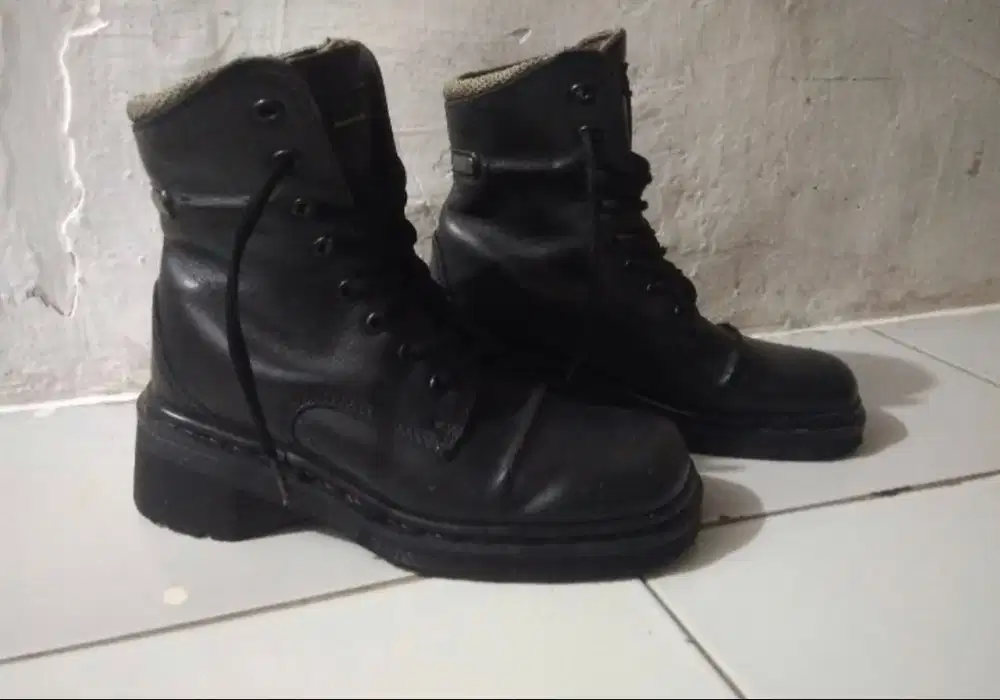 sepatu dr marten original size 36