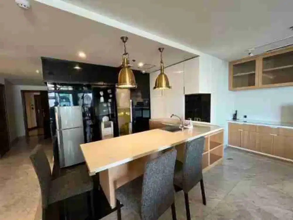Kondominium regensi tunjungan plaza 3 bedroom full furnish surabaya