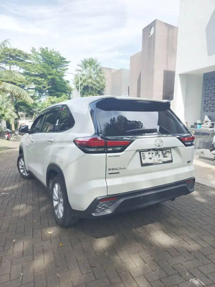 Toyota Innova ZENIX V non hybrid 2023 (flash sale) CASH!