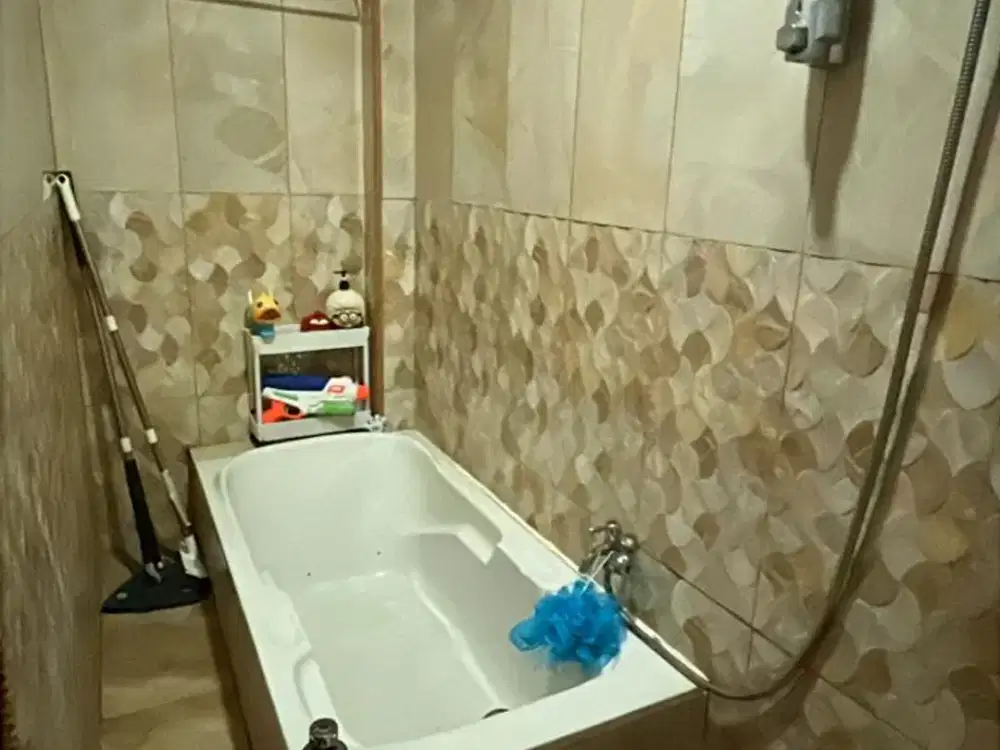 V048 - Dijual Rumah Kav polri jelambar 3x15 Murah Siap Huni 3 lantai