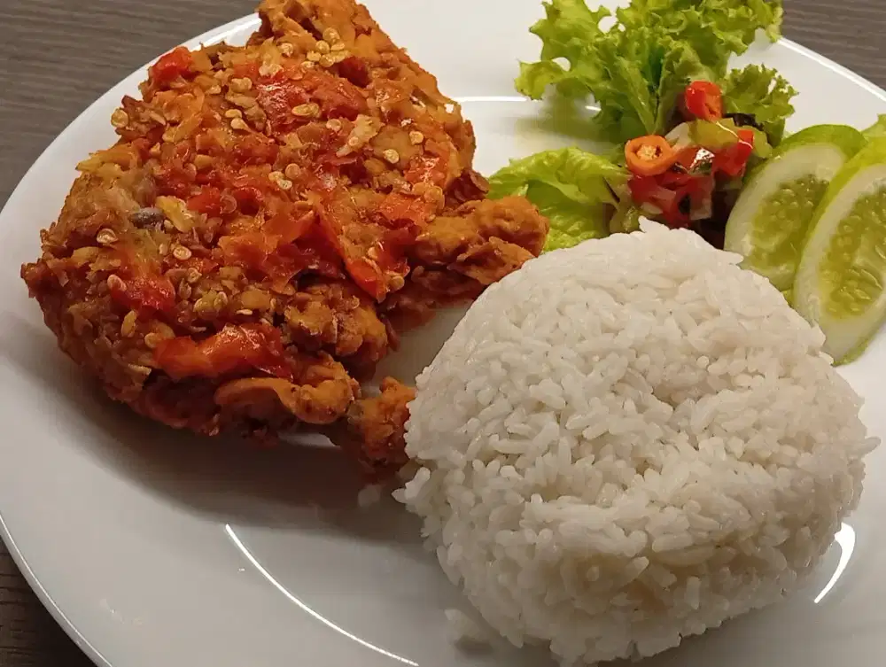 DIBUTUHKAN KITCHEN HELPER FULL TIME