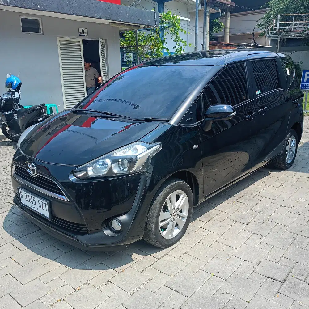 Sienta G matic DP 5 JT cicilan 4 JT ajukan segera