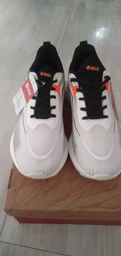 Sepatu Eagle corsa