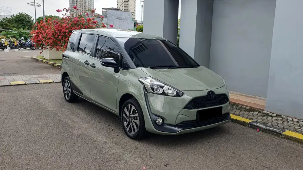 [ GARANSI 5TH ] Toyota Sienta Sienta V CVT Welcab AT 2021/2022