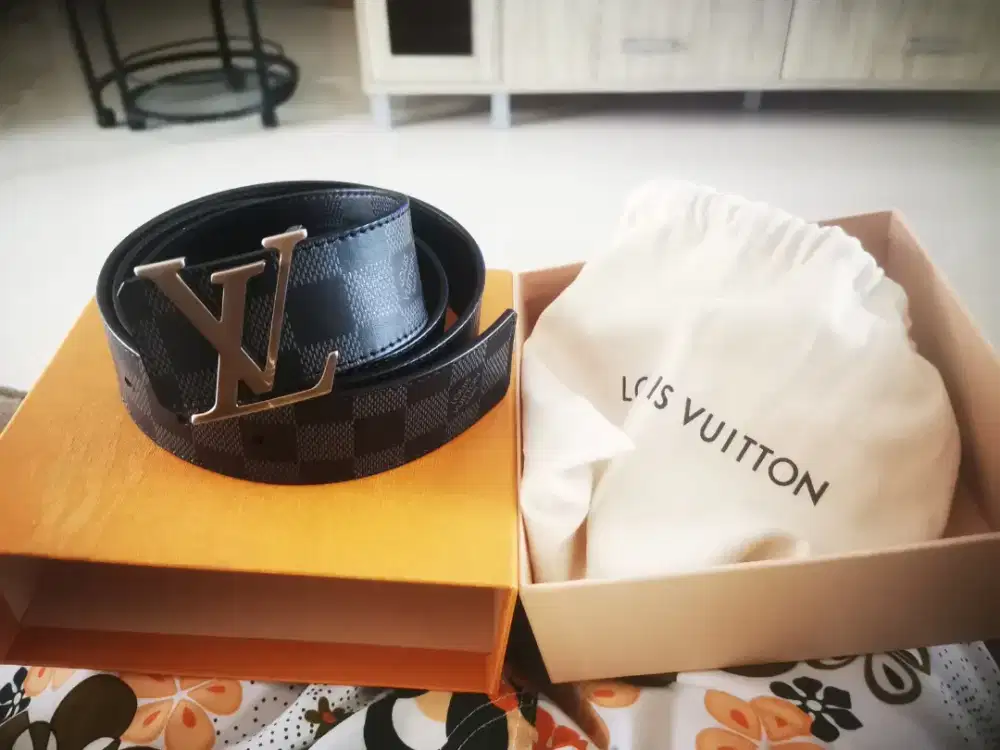 Dijual LV initiales 40mm reversible belt (original)