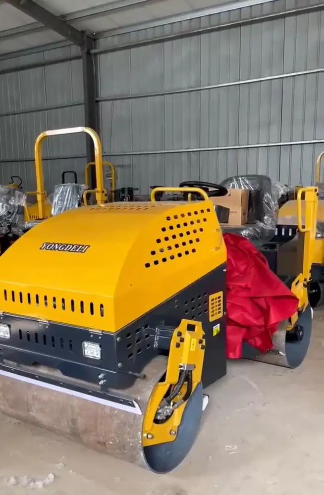 Baby roller / mesin pemadat aspal / 330 kg - 8 ton