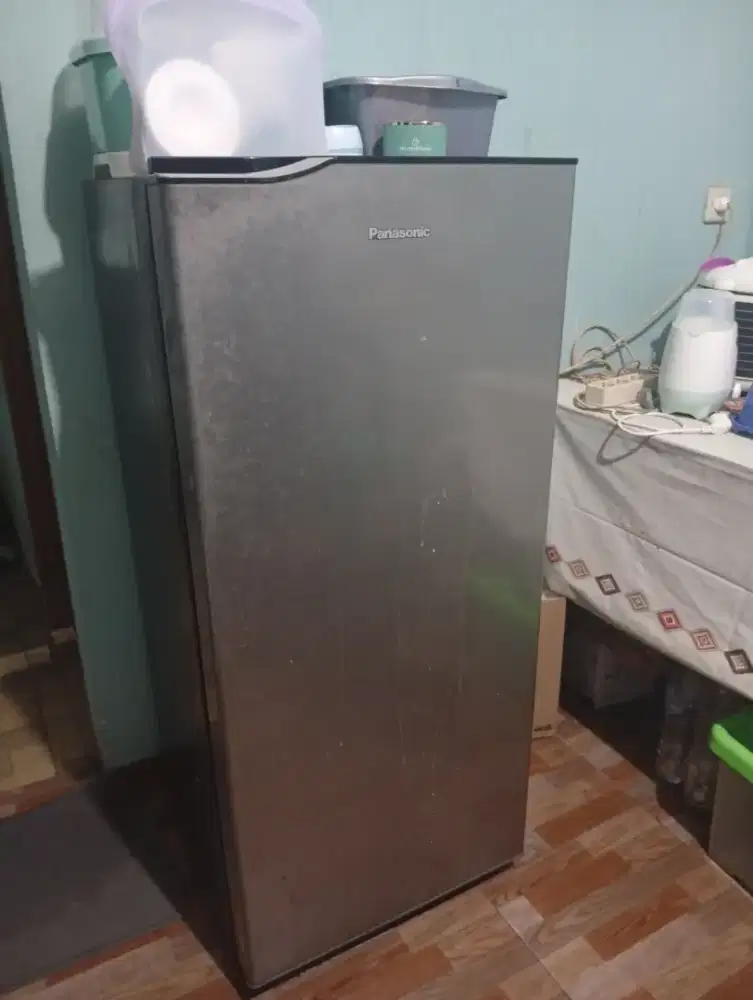 Kulkas Panasonic