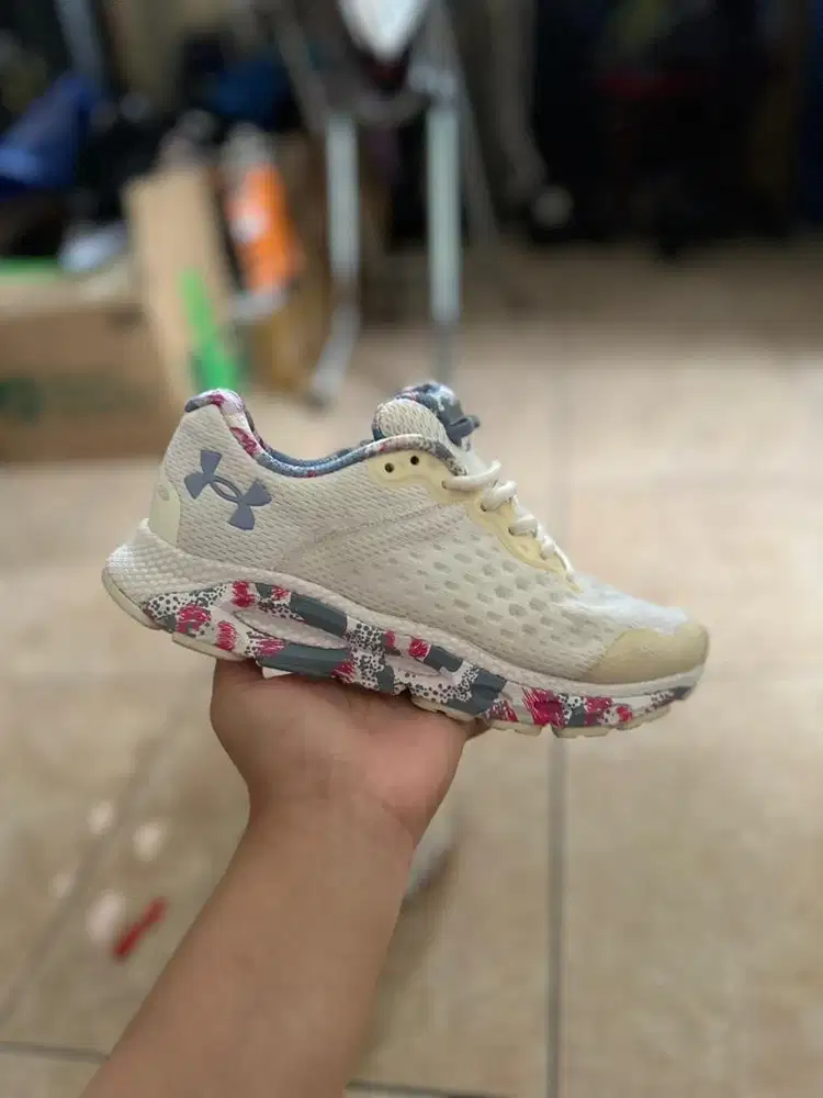 UNDER ARMOUR HOVR INFINITE 3 UA